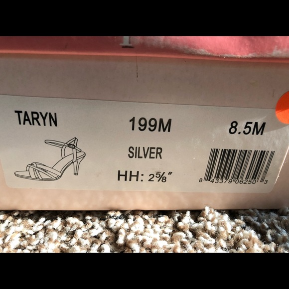 Touch Ups Silver Heels - Picture 6 of 7